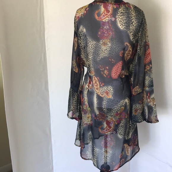 BEAUTIFUL SILK KIMONO. - Picture 4 of 6